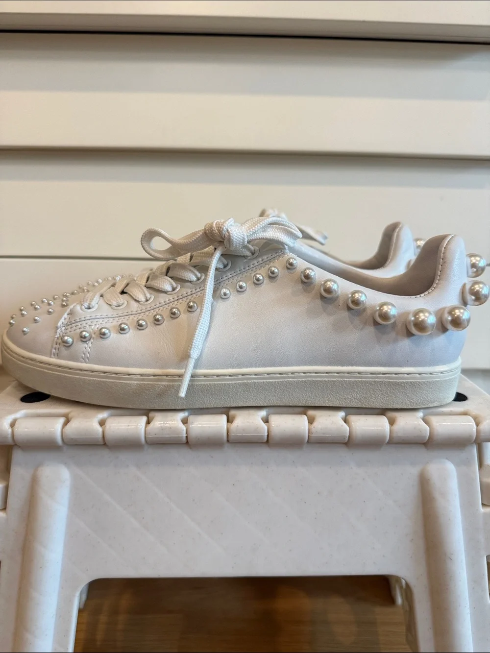 Stuart Weitzman Goldie Pearly Leather Low-Top Sneakers - Picture 7 of 13